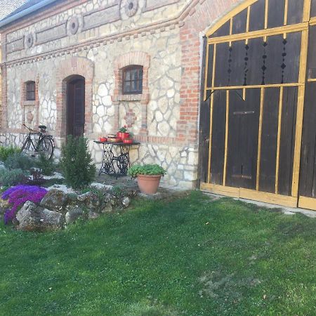 Levendula Porta Es Pajtaszinhaz 호텔 Orfű 외부 사진